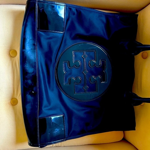 Nylon Tory Butch tote - Picture 2 of 9